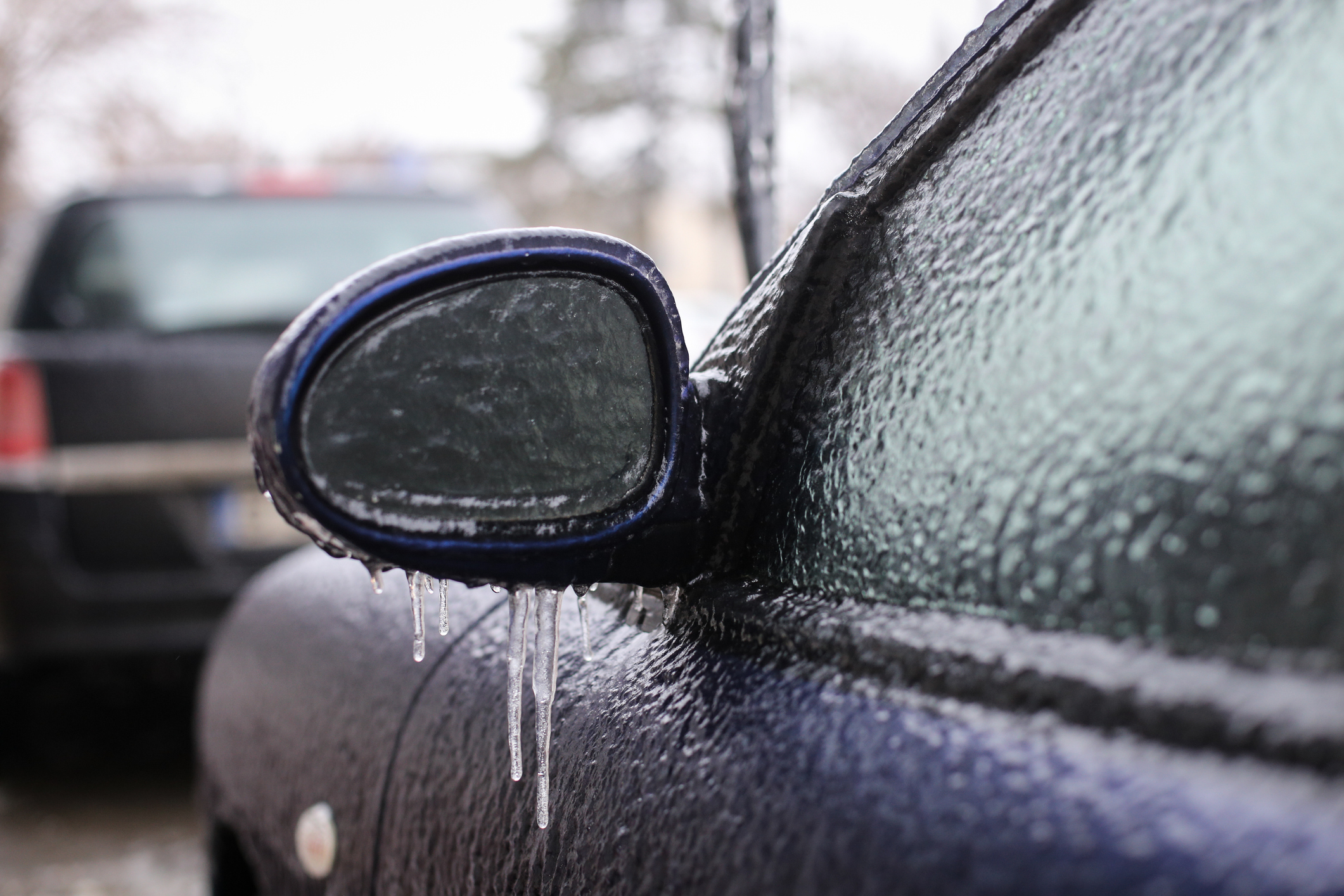 10 советов по безопасности для автовладельцев в условиях ледяного дождя