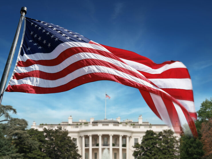 USa lipp valge maja ees