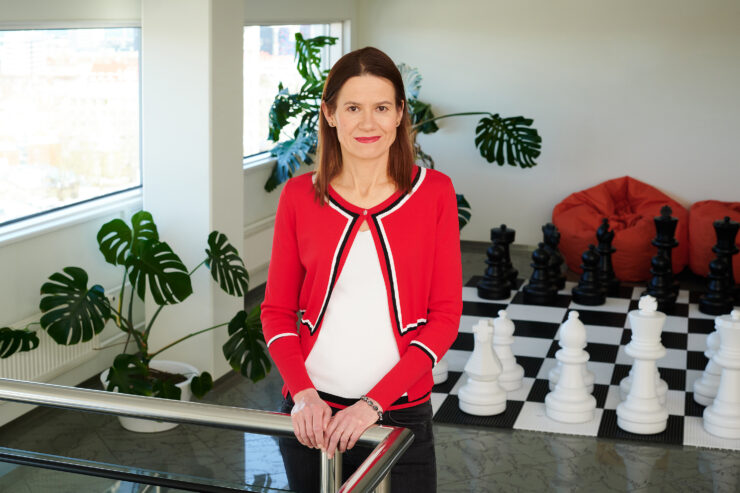Katrin Rahe Swedbank, naeratamas