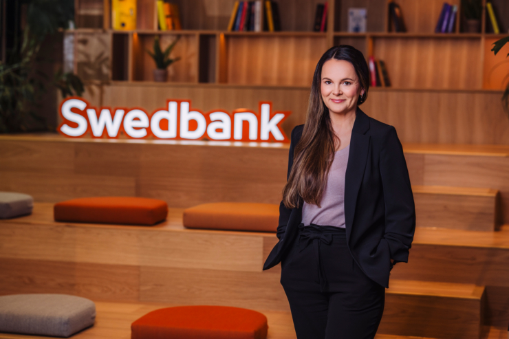 Fotol seisab Swedbanki kõneisik Gerli Puusild