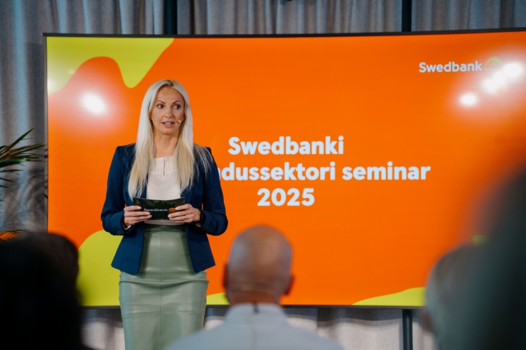 Fotol räägib Swedbanki kaubandussektori juht Maie Savtšenko Swedbanki kaubandusuuringu tulemuste seminaril