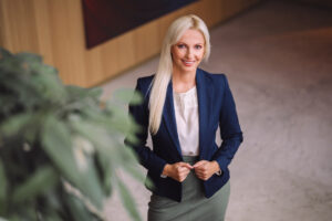 Pildil on Swedbanki kõneisik Maie Savtšenko.