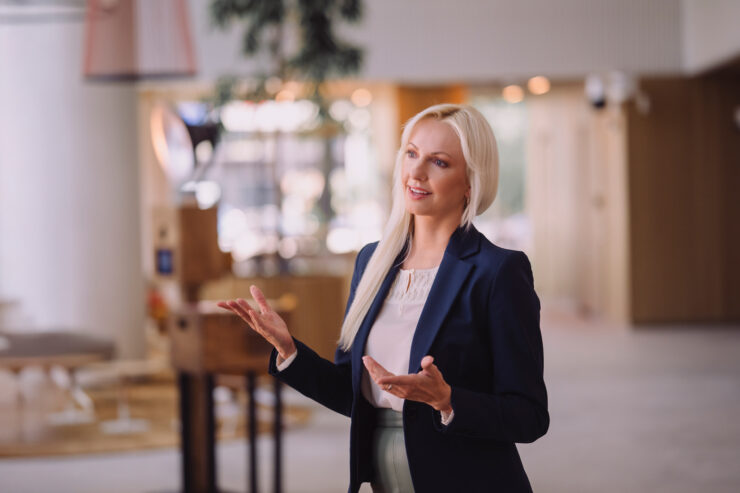 Pildil on Swedbanki kõneisik Maie Savtšenko.