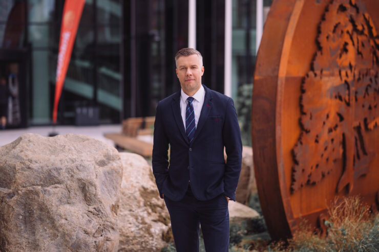 Pildil on Swedbanki kõneisik Marko Mandel.