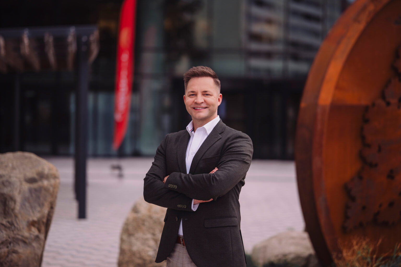 Fotol on Swedbanki kõneisik Martin Kõrv