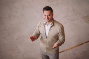 Fotol on Swedbanki kõneisik Martin Kõrv