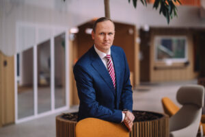 Fotol on Swedbanki kõneisik Olavi Lepp