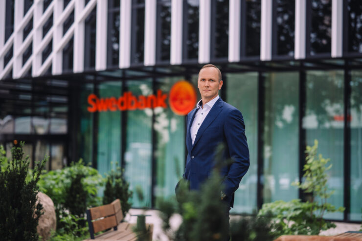 Fotol on Swedbanki kõneisik Olavi Lepp