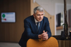 Fotol on Swedbanki kõneisik Pertti Rahnel