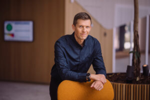 Fotol on Swedbanki kõneisik Rainer Saad