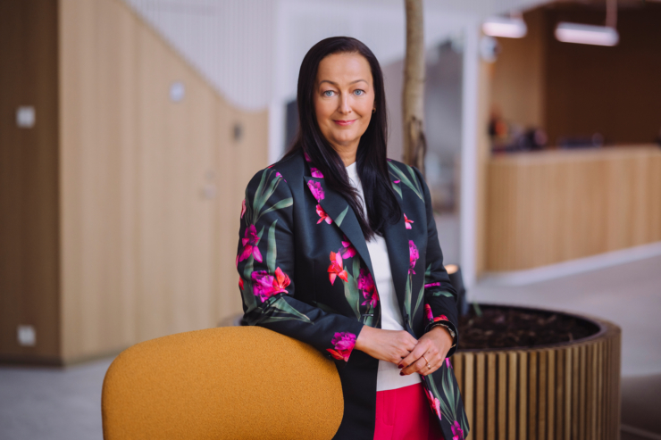 Fotol seisab Swedbanki kõneisik Heli Silluta