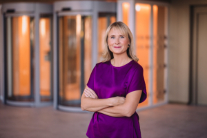 Fotol seisab Swedbanki kõneisik Katri Link